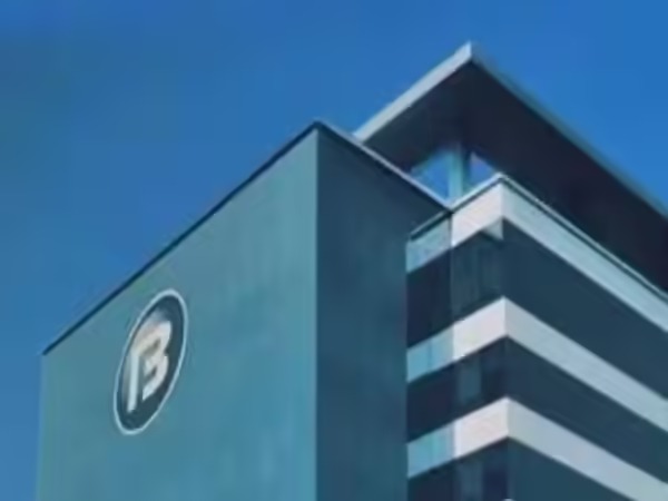 Strong FY27 Guidance: Bajaj Finance Balances Aggressive AUM Growth With Realistic Margin Expectations