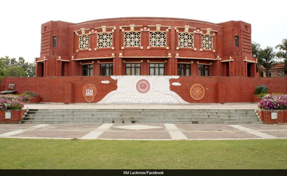 Four Decades Later, IIM Lucknow Opens Doors To AI-Powered Undergraduate Learning