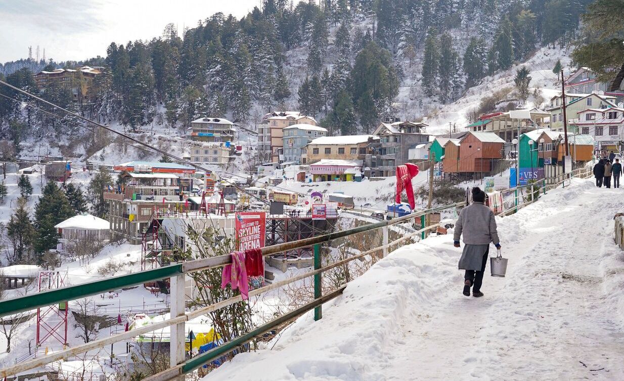 Storm Watch in the Hills: IMD Issues Orange Alert for Himachal Pradesh from Jan 26