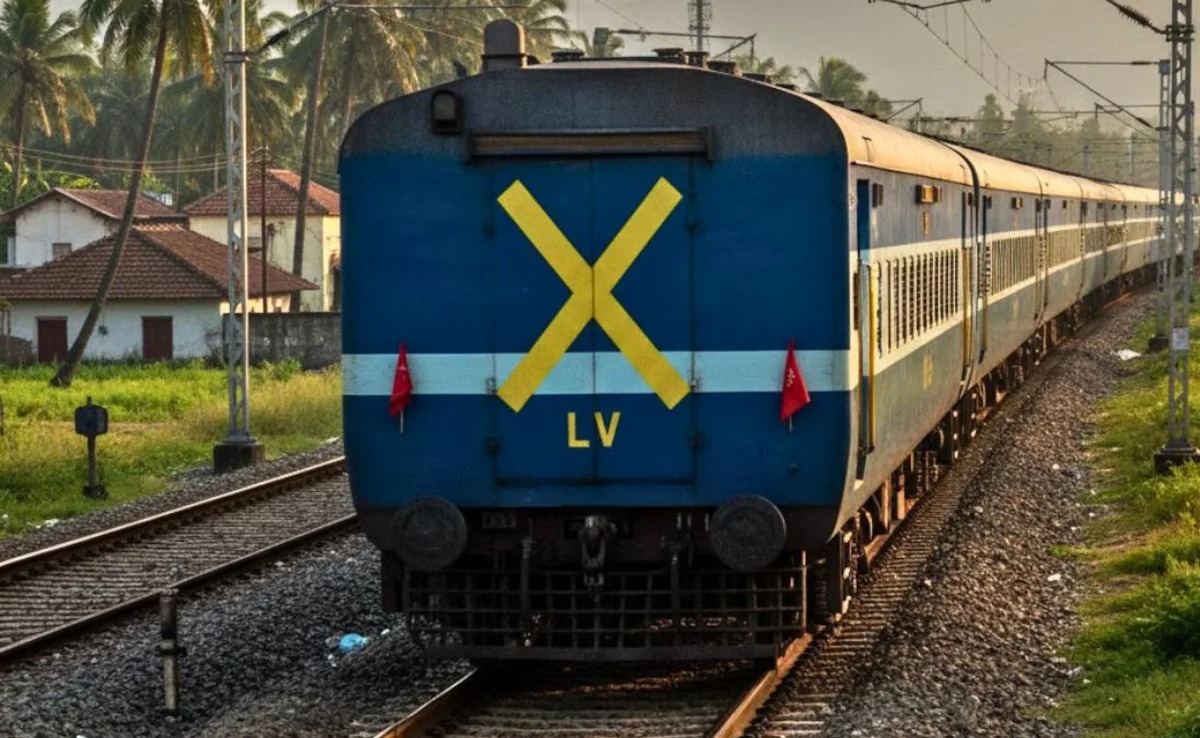 Ever Wondered What the ‘X’ on a Train’s Last Coach Means? Read On!