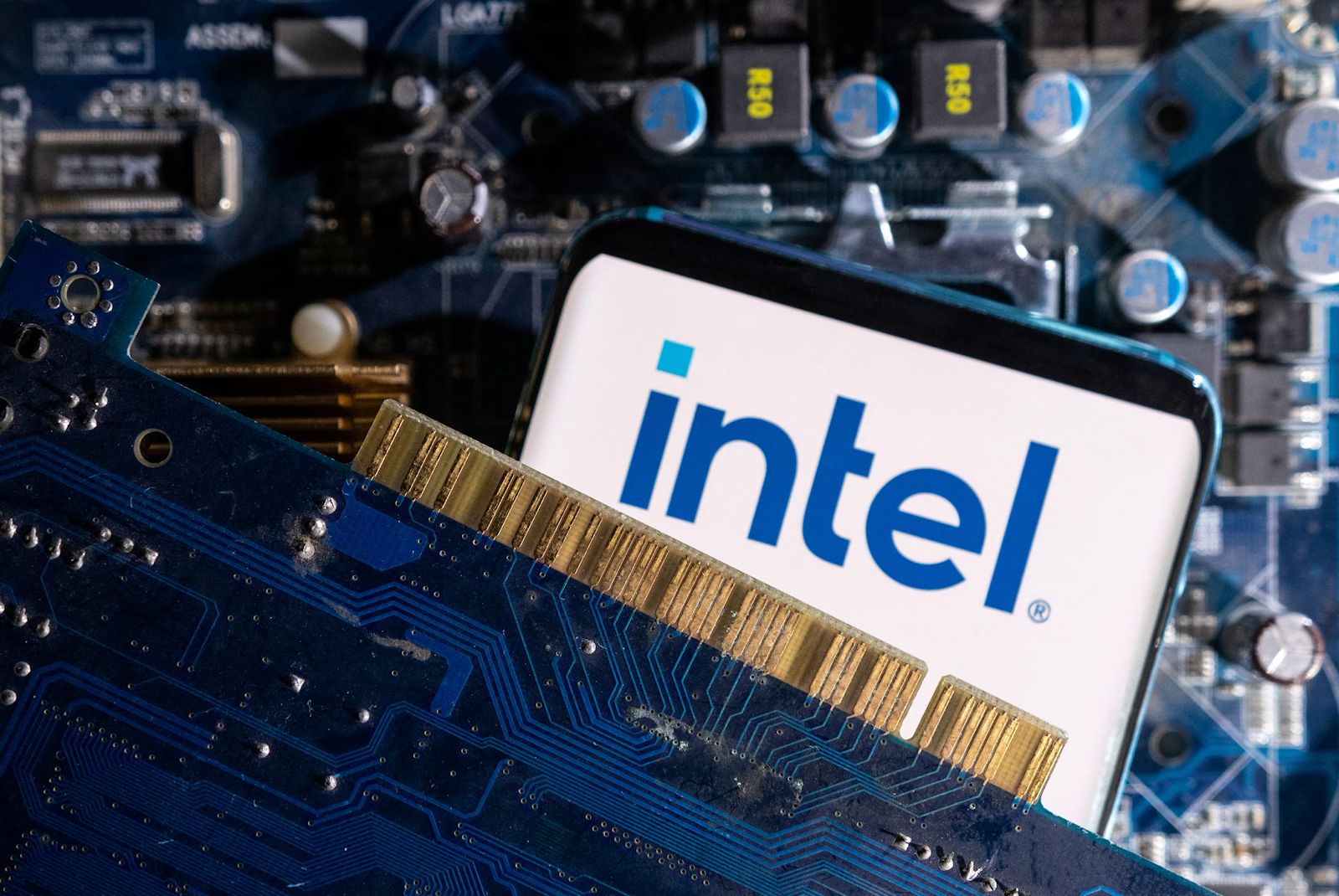 Intel Surges as U.S. Government Considers Strategic Stake in Chipmaker