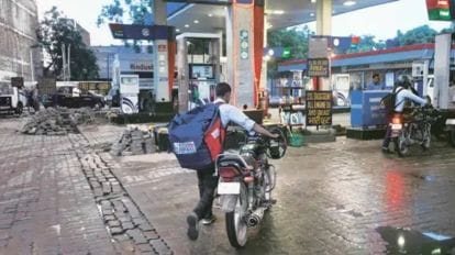 Gig Economy Revolution: Finance Minister Unveils Game-Changing Benefits for 1 Crore Workers