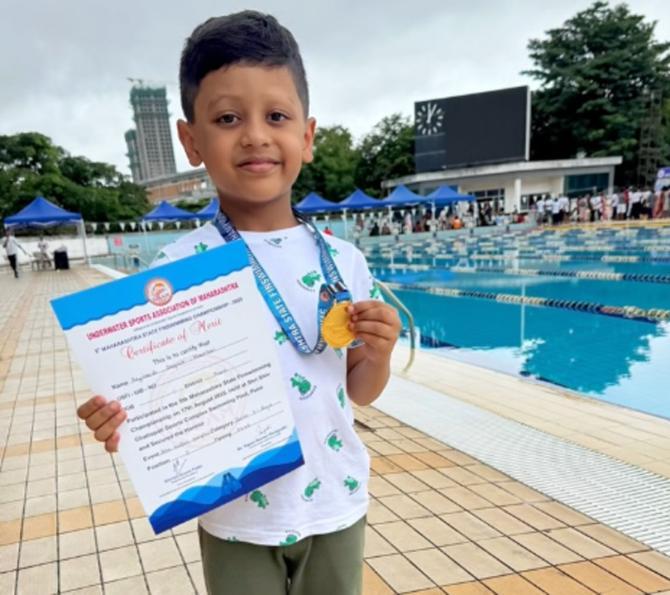 Thane’s Young Champion: 7-Year-Old Sets World Record with 30 km Arabian Sea Swim