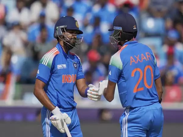 India Steady at 100/3 After Early Blows Against New Zealand