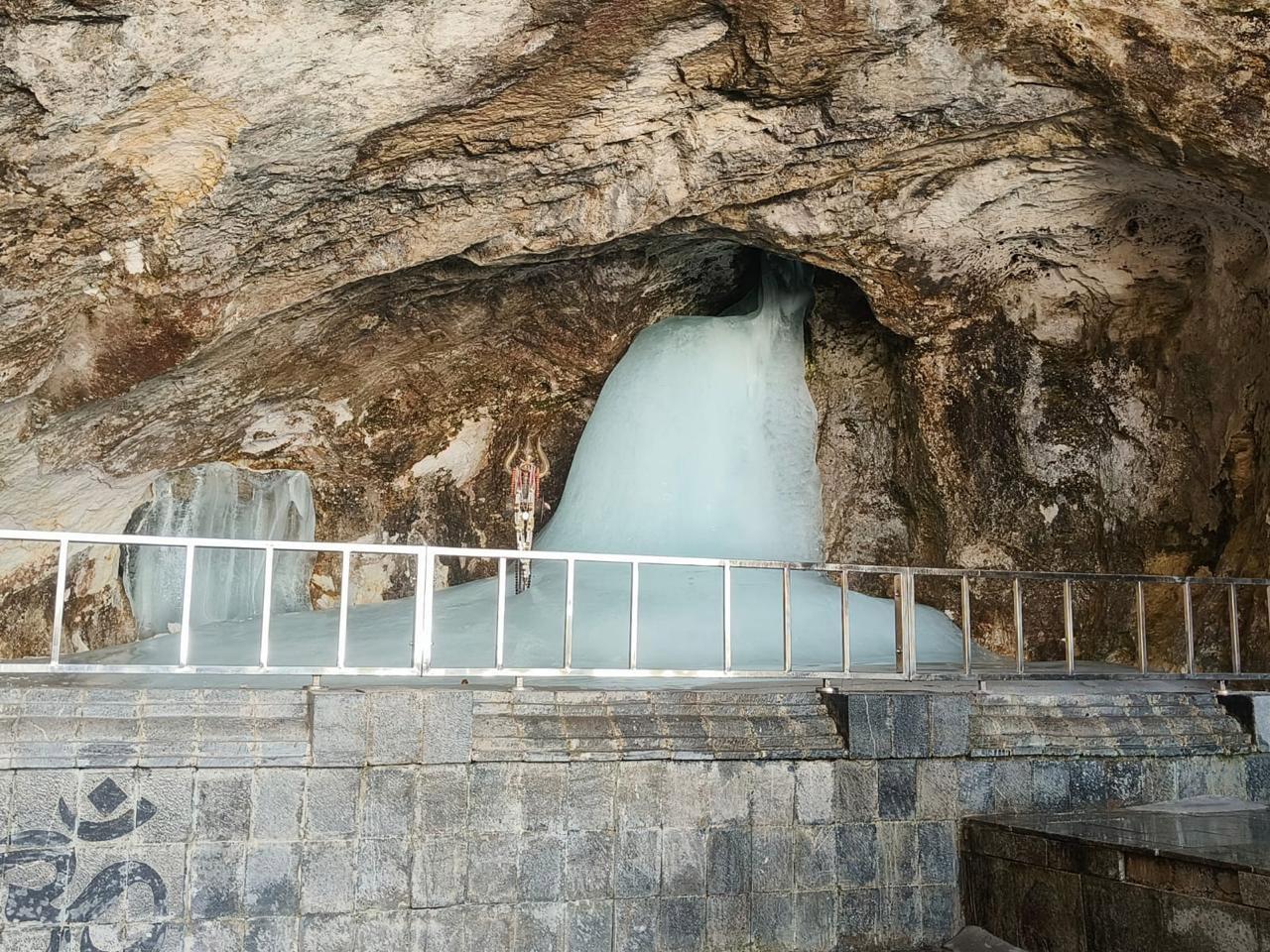 Sacred Staff on Sacred Path: Chhari Mubarak Reaches Amarnath for Prayers
