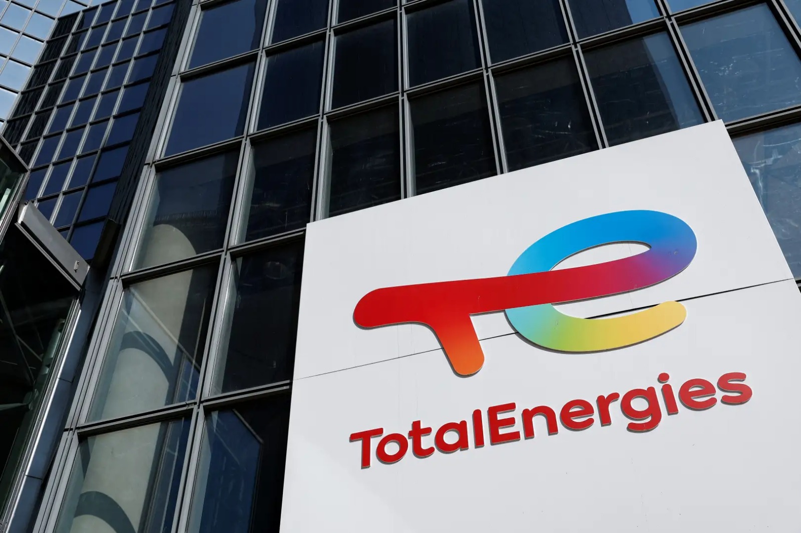 TotalEnergies Cashes In: Offloads ₹2,778 Cr Adani Green Stake Via Mega Block Deal