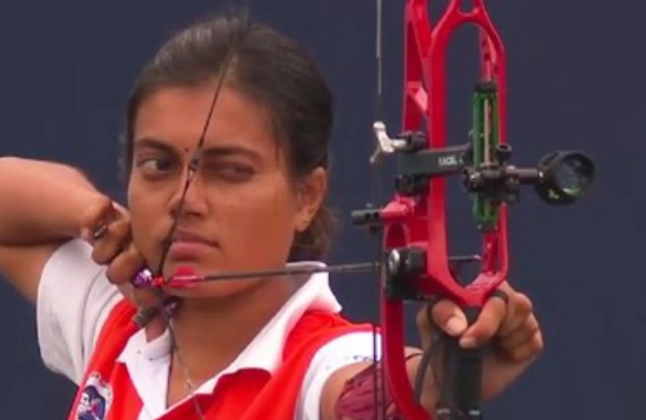 Golden Arrow: Chikitha Taniparthi Shoots Her Way Into History at World Archery Youth Championships 2025