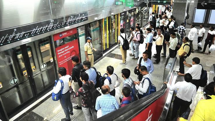 Metro on Your Mobile: MMRC Rolls Out WhatsApp Ticketing for Line 3 Commuters