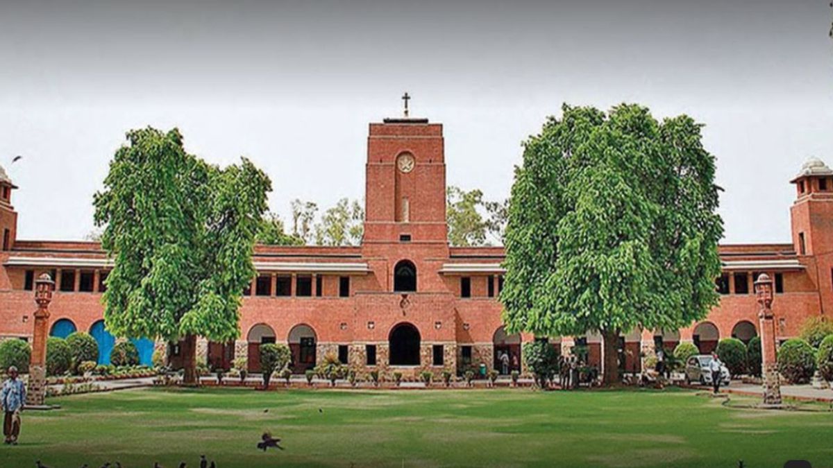 Delhi University Reigns Supreme: India's Top UPSC Factory Churns Out Civil Servants