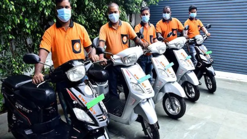 Swiggy Promises 100% Electric Vehicle Fleet by 2030, Collaborates with Sulabh International for Environmental Projects