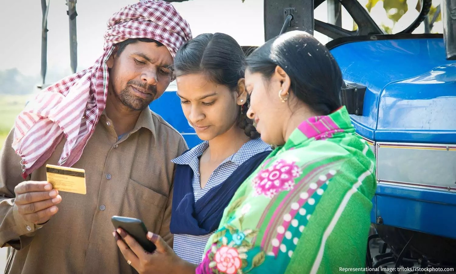 Over 27% Indian Households Remain Offline Despite 95% Mobile Growth
