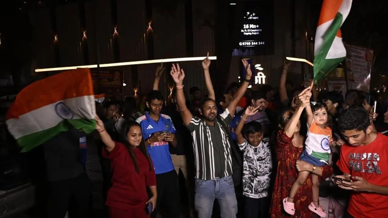 Cricket Fans in Mumbai Celebrate India’s Victory Over Pakistan