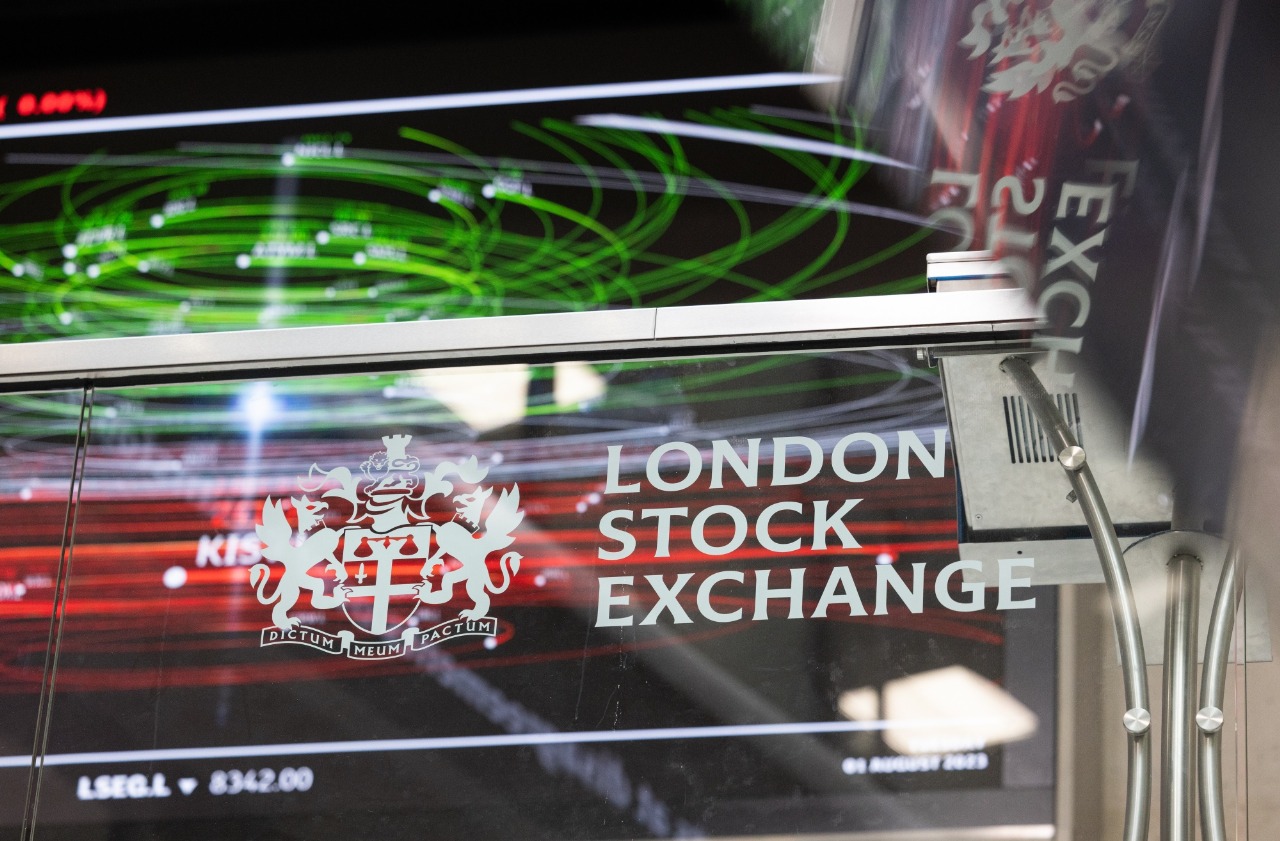 London Stock Exchange Faces Record Corporate Exodus Amidst Global Economic Challenges