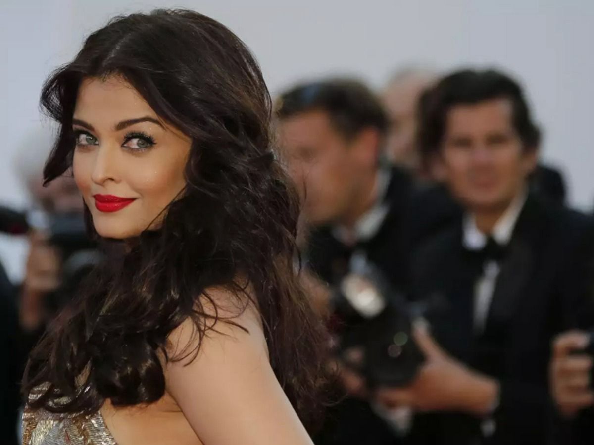 Aishwarya Rai's 2-Ingredient DIY Hair Mask Recipe Revealed