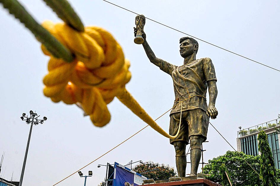 Kolkata’s 70-Foot Messi Statue Faces Removal Over Safety Concerns Just Months After Installation