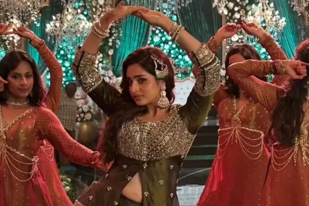 Ayesha Khan Breaks Silence On Trolling Over Shararat Shoot