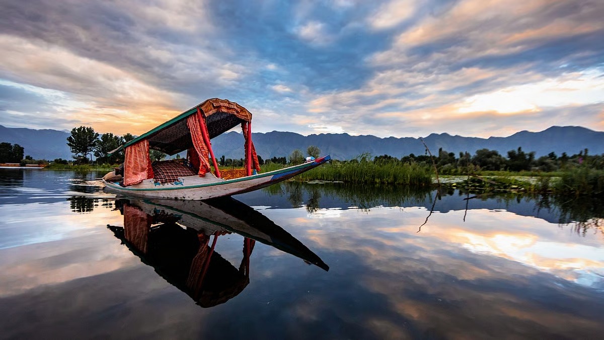 Valleys Reopen With Vigil: 12 Tourist Spots In Jammu And Kashmir Welcome Visitors Again After Pahalgam Incident
