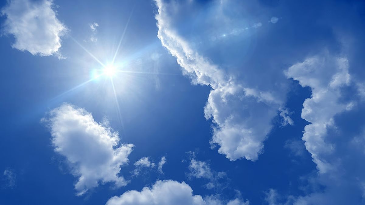 Heat On, Storms Off? PMD Flags Hot, Dry Spell With Isolated Southern Gusts