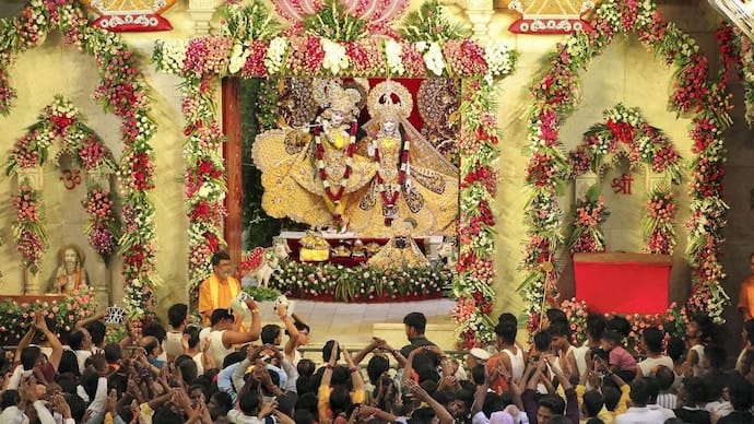 Janmashtami Fervour Grips Temples Across India as Devotees Join Celebrations