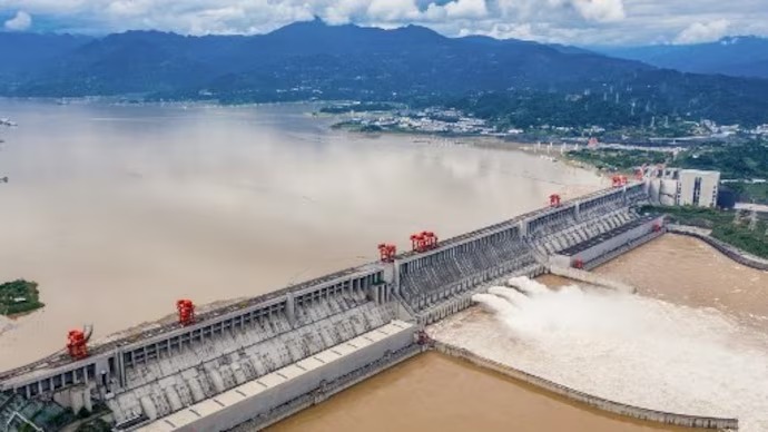 China’s $170 Billion Hydropower Gamble in Tibet Sparks Global Ripples