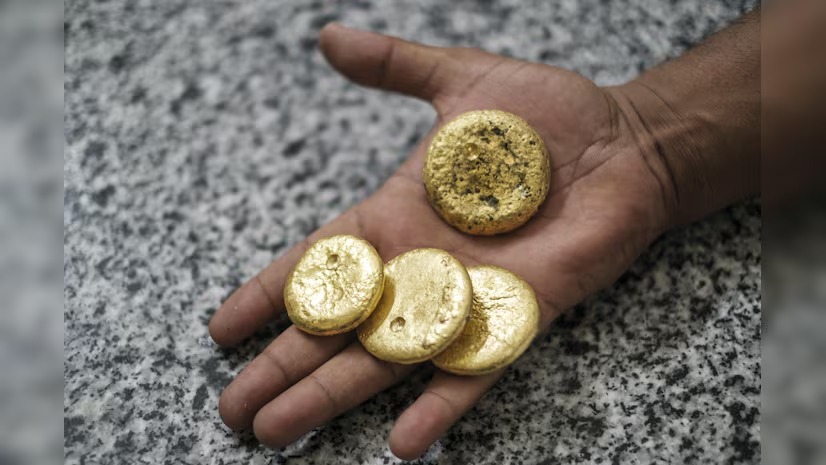 Gold Prices Retreat from Record Highs: A Brief Respite for Buyers