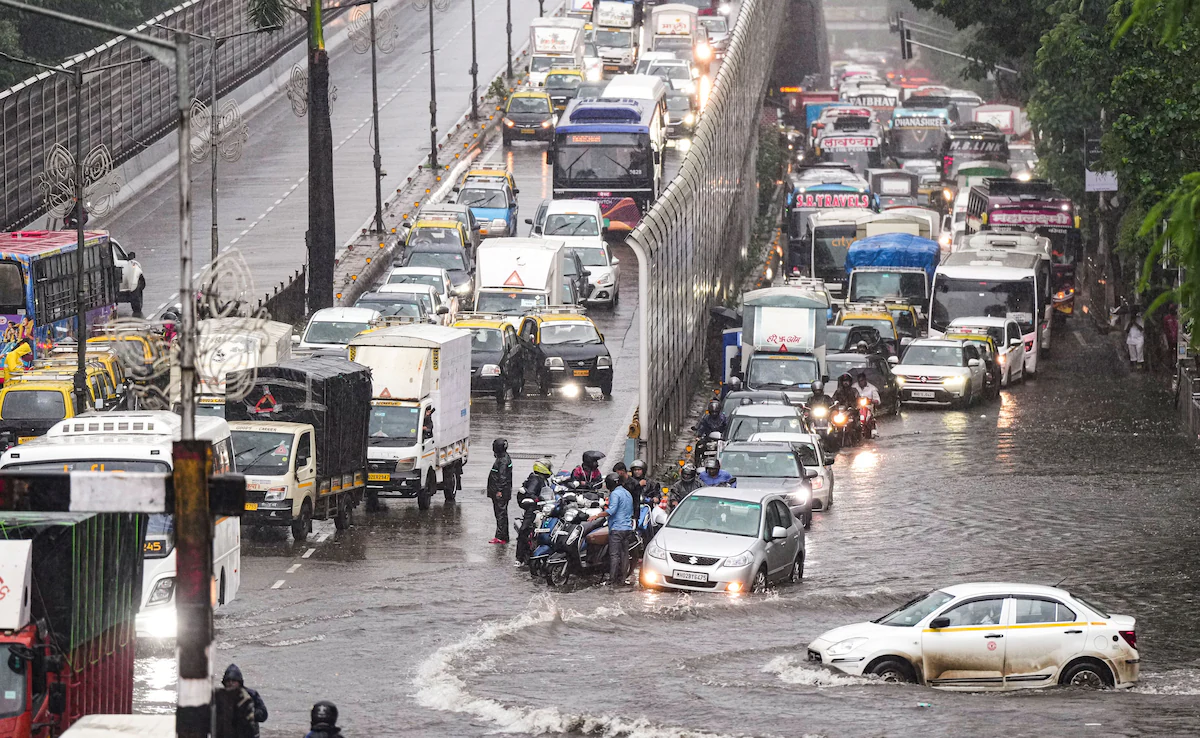 Mumbai Drenched: Torrential Rains Paralyze City, Trigger Traffic Chaos and Widespread Waterlogging