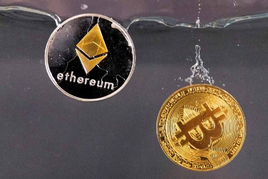 Crypto Meltdown Deepens: Bitcoin And Ethereum Bleed As Traders Flee To Safety