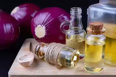 Hair to the Throne: Onion Juice vs Rosemary Oil—Who Grows It Better?