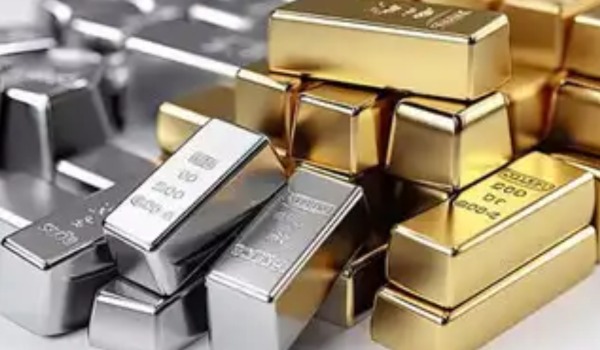 India’s Bullion Market Update: Gold Hits ₹1,57,750, Silver Drops ₹5,000