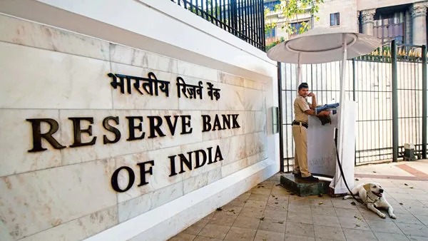 Currency in Circulation Surges ₹250 Bn; Annual Growth Accelerates to 9.2%: RBI Data