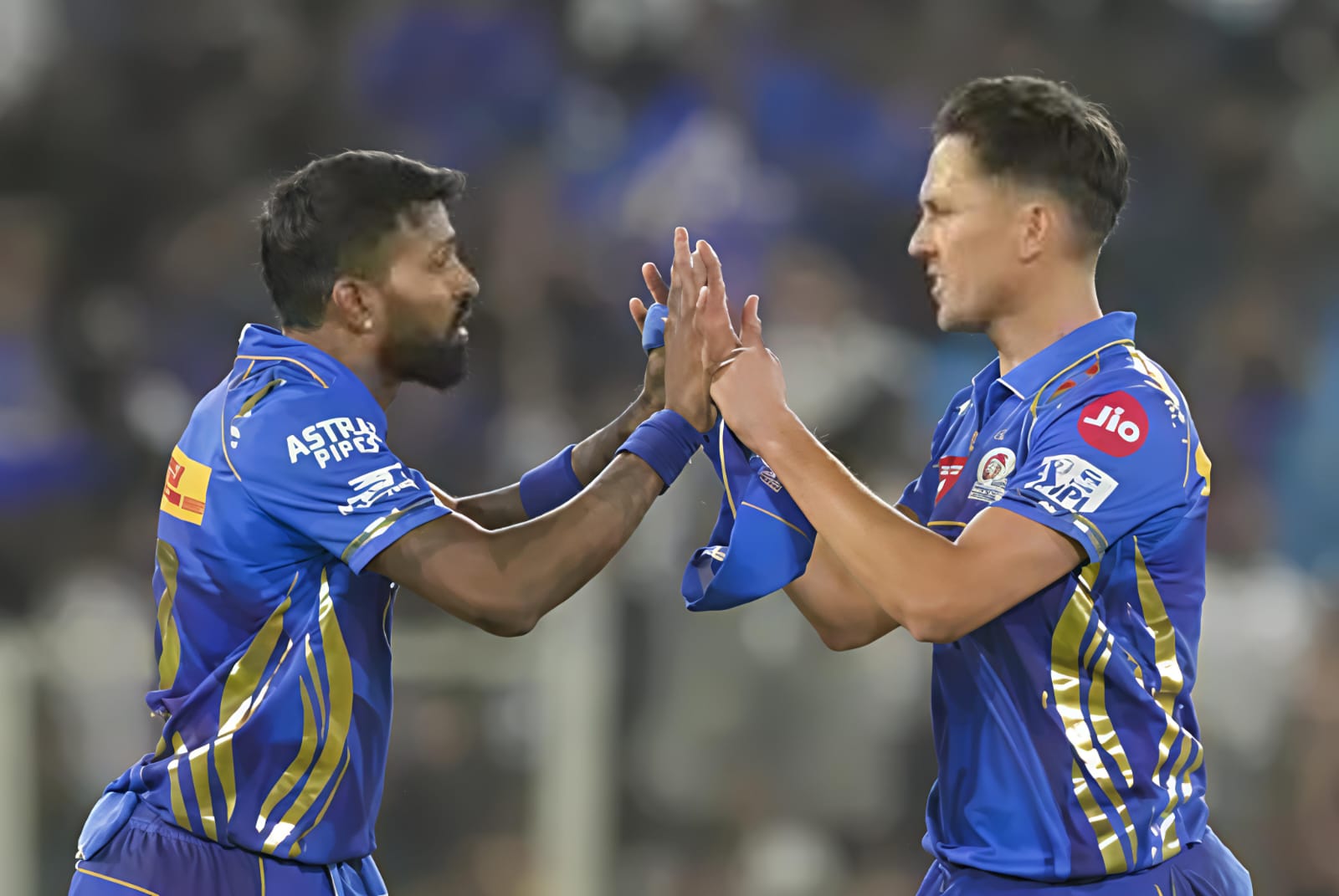 RCB Roar Past 150 in Just 15 Overs – Kohli Leads the Charge