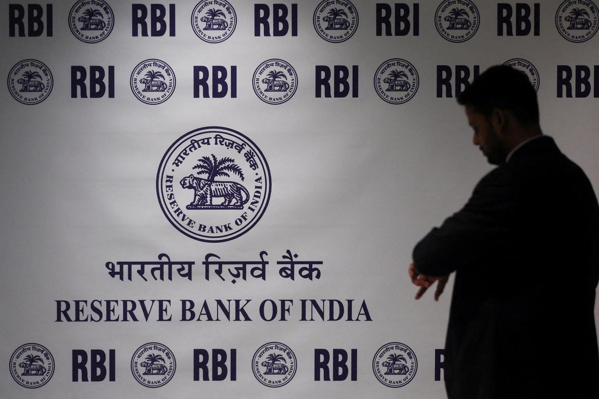 India Sells Rs 240 Bln Treasury Bills as RBI Sets Higher Yields