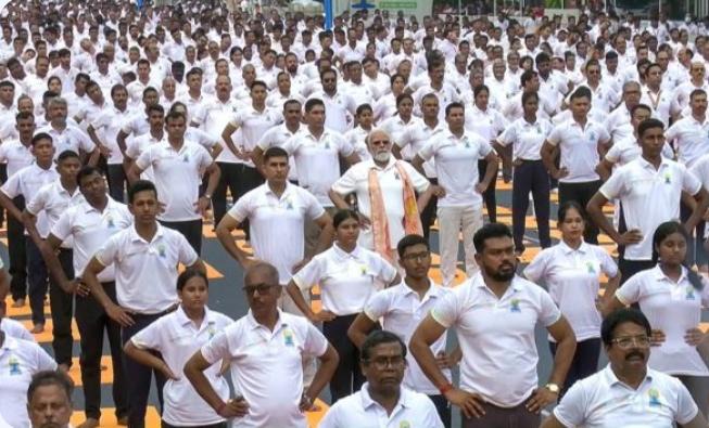PM Modi Leads Mass International Yoga Day Session in Kolkata