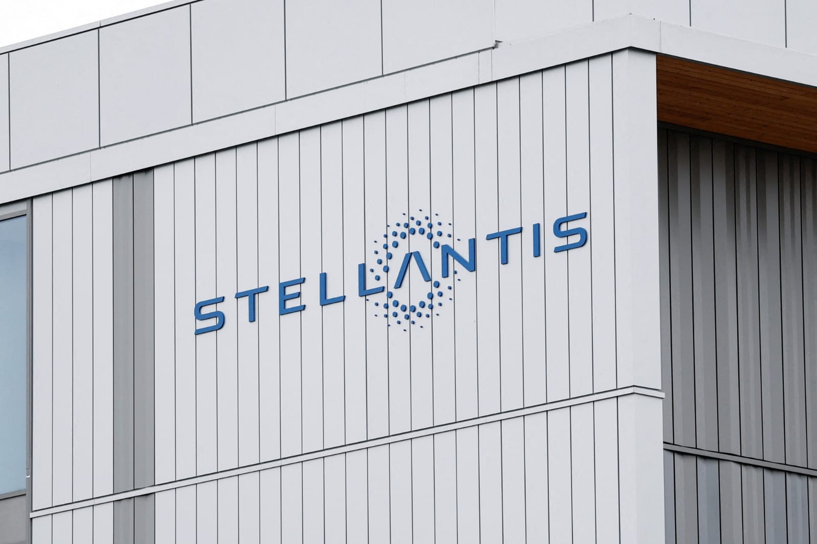 Stellantis Fast-Tracks Vehicle Development In Global Efficiency Push