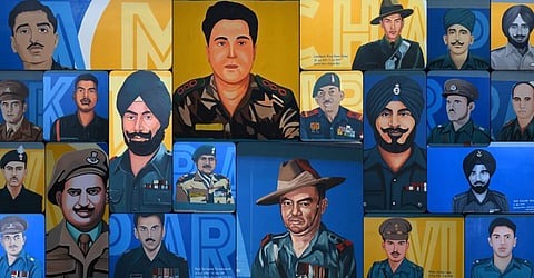 Delhi Metro Pays Tribute to Param Vir Chakra Heroes at Moti Bagh Station