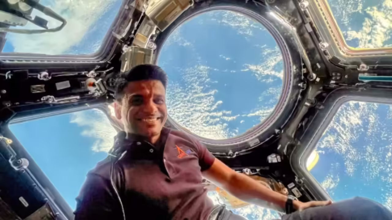 India's Astronaut Races Across the Sky — Can You Catch Shukla at 28,000 km/h?