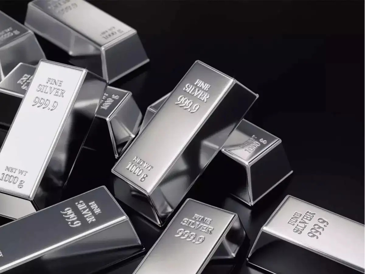 Silver Prices Consolidate After Rs 2,00,000 Fall, Outlook Steady Till March