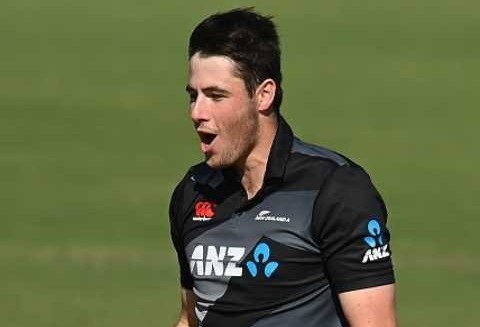 Pakistan Stumbles Early as Saud Shakeel Falls to Matt Henry in O'Rourke's Over