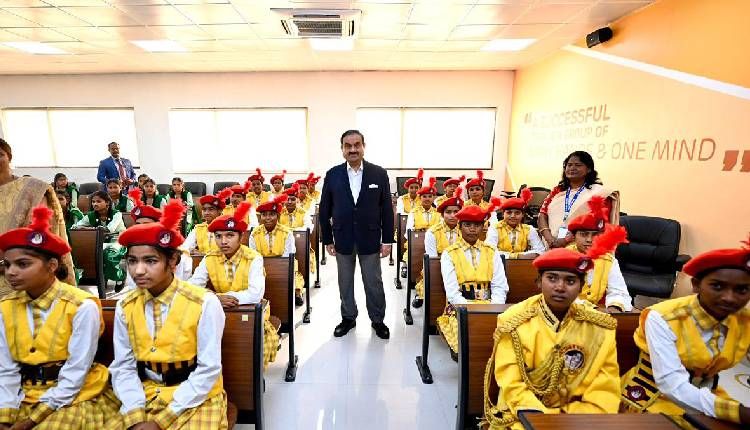 Adani Group Reviews ₹43,000-Crore Power Projects in Jharkhand & Bihar