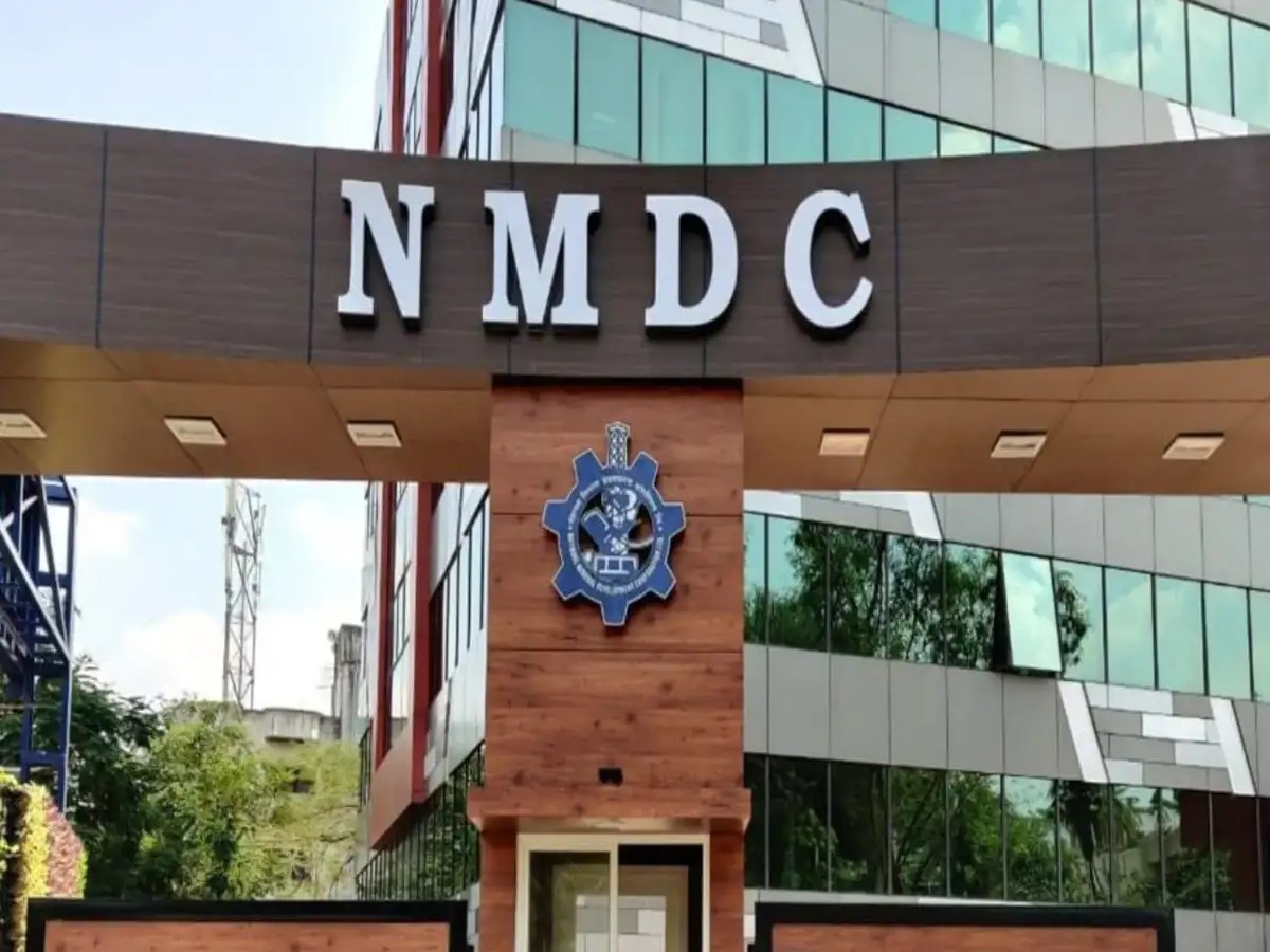 Iron Output Steady: NMDC Produces 4.27 MT, Sells 3.89 MT in October