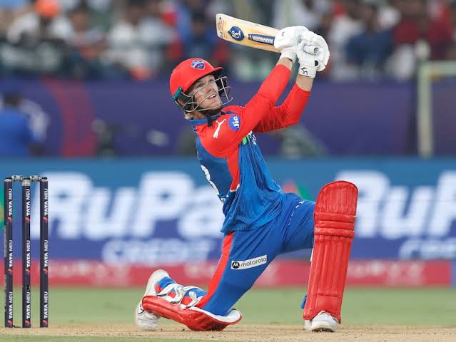 Delhi Capitals Dominate Powerplay in Chase Against SRH