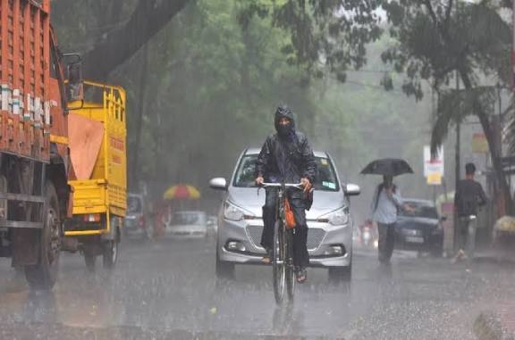 Heavy Rain Hits Delhi-NCR as IMD Issues Orange Alert for States