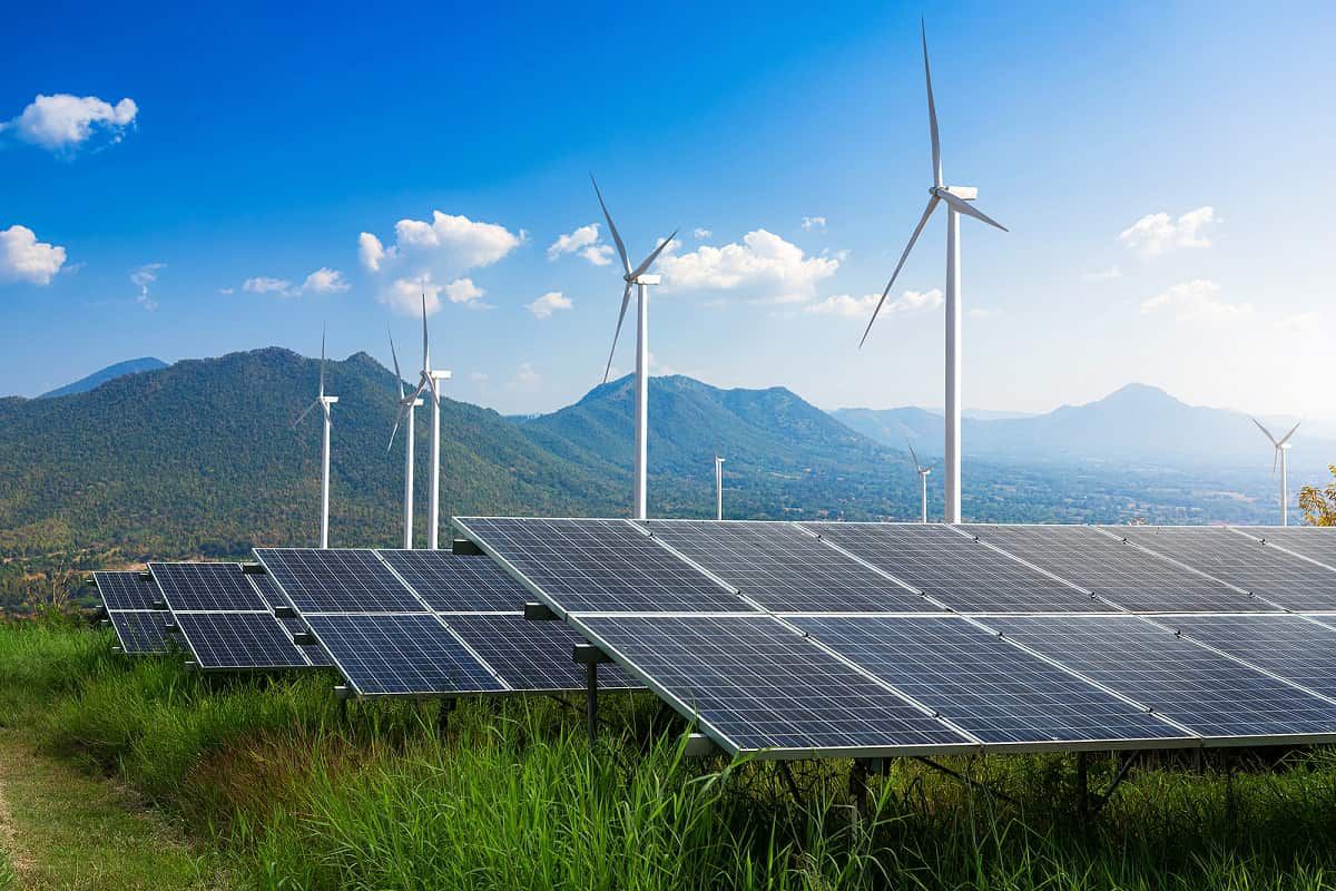 NextEra Powers Ahead: Leaves Public Service in the Shade with Stellar Earnings