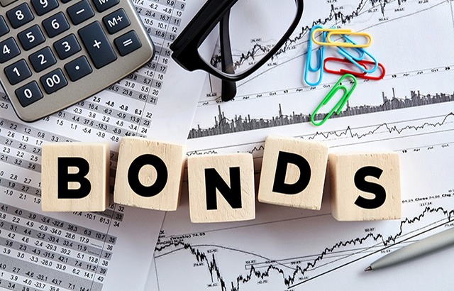 Markets Rattle as Reeves Faces Fiscal Firestorm: UK Bonds, Pound Slide Amid Budget Uncertainty