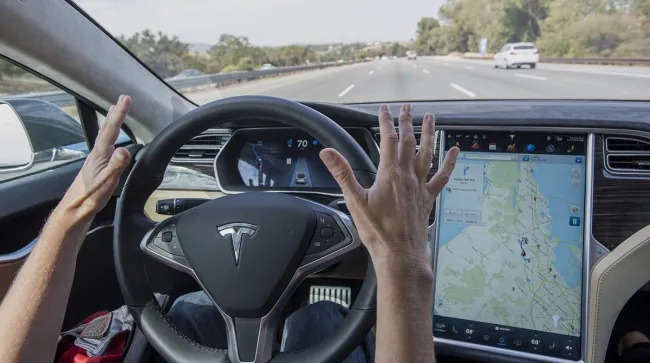 Tesla Faces Fresh U.S. Safety Probe Into Full Self-Driving Technology