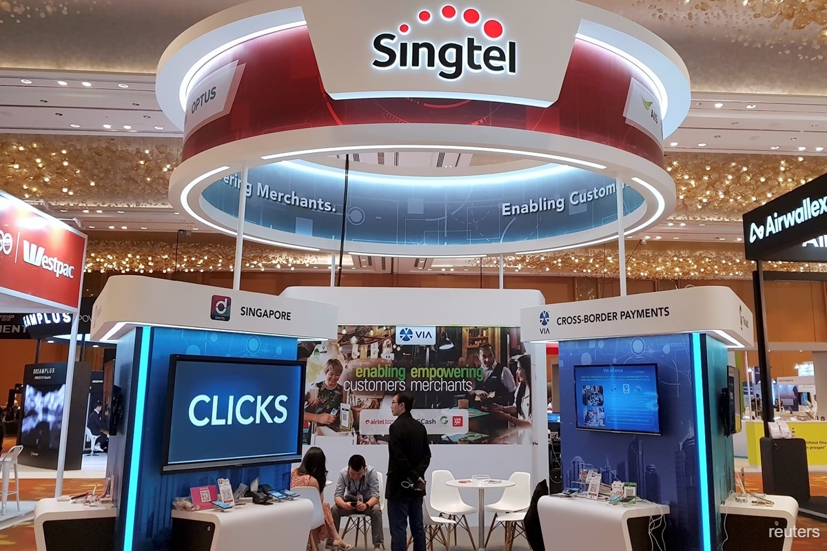 SingTel's Green Revolution: $476M Loan Fuels Data Centre Expansion