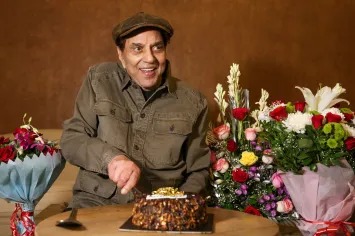 Dharmendra, Bollywood’s ‘He-Man’, Passes Away At 89