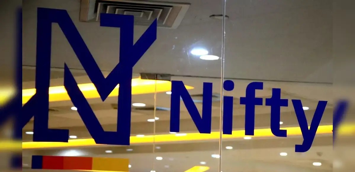 Nifty 50 Rebounds into Green, Gains 0.1% Amid Volatile Trade