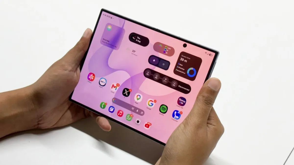 Folding the Future: Which Premium Foldable Phone Wins in 2026?