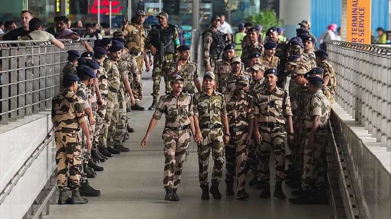 No Sitting, No Scrolling: Delhi Police Get Moving in Lutyens’ Power Zone